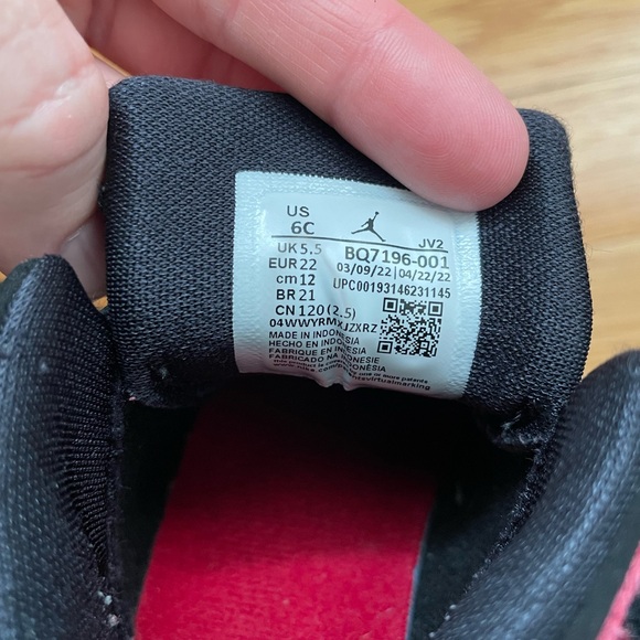 Sky Jordan 1. Size 6c. Red and Black - Picture 6 of 9